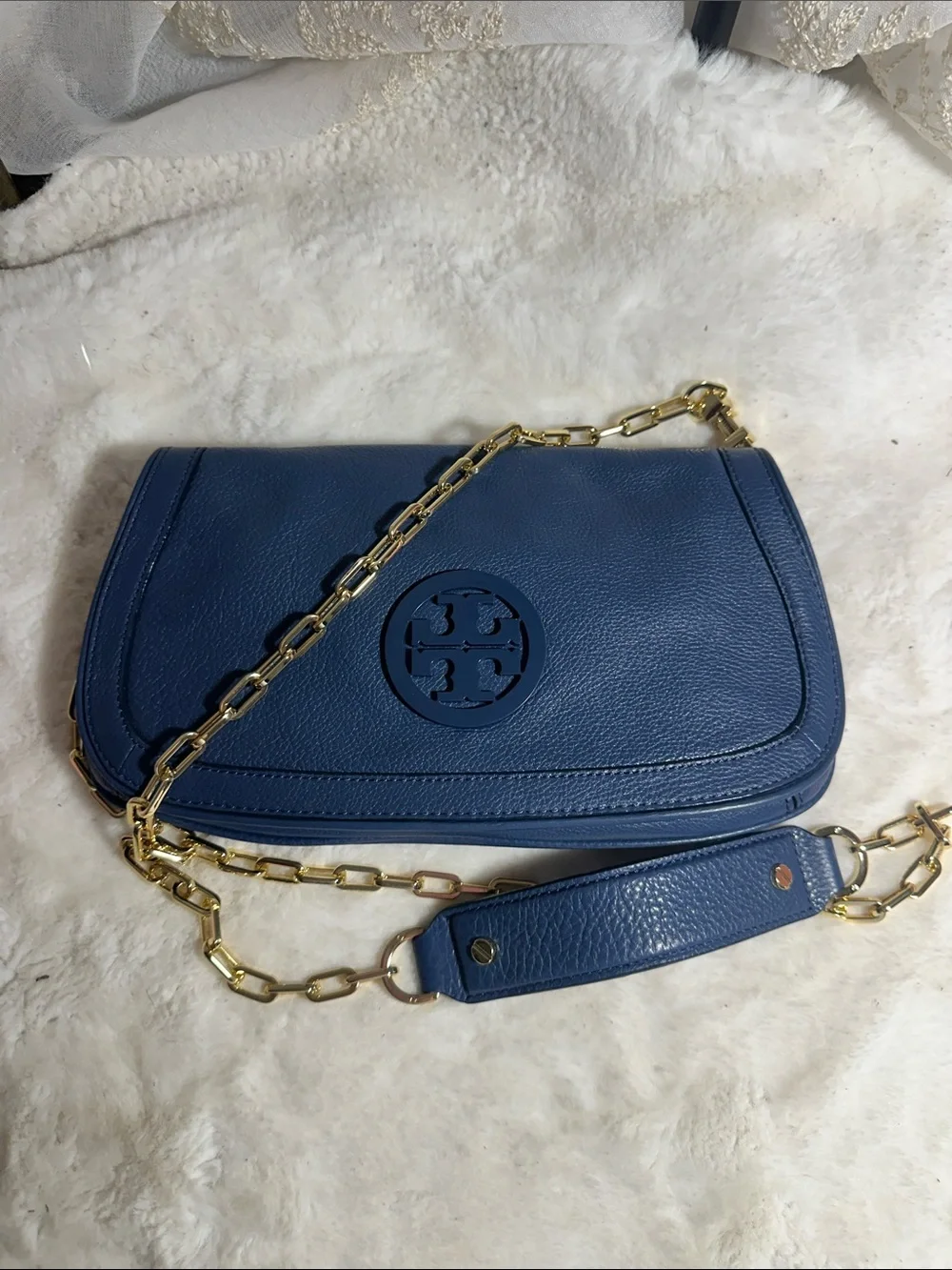 Tory Burch Amanda Logo Flap clutch or crossbody gold chain removable strap